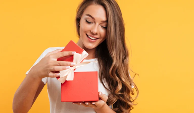 How to Pick the Perfect Gift for the Woman Who Has Everything